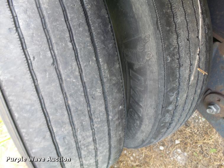 image for item K6999 2000 Utility flatbed trailer