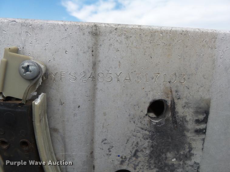 image for item K6999 2000 Utility flatbed trailer