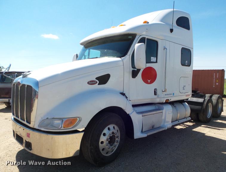 image for item L6978 2001 Peterbilt 387 semi truck