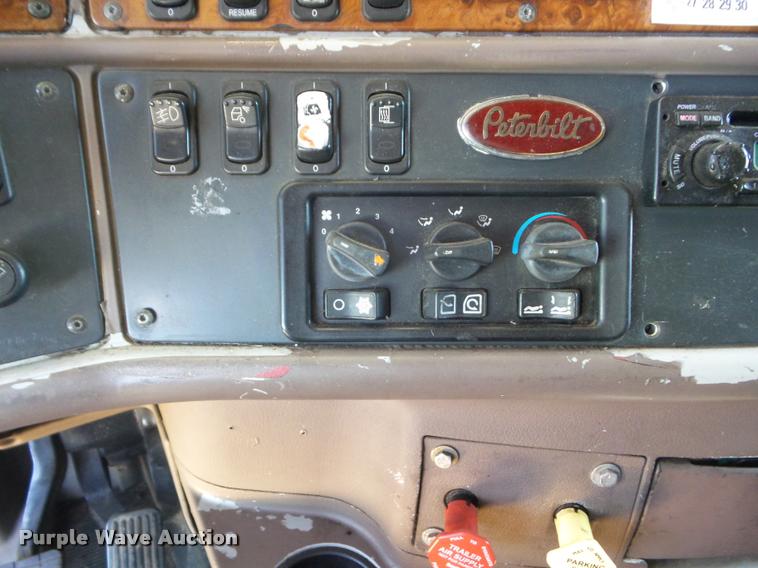 image for item L6978 2001 Peterbilt 387 semi truck