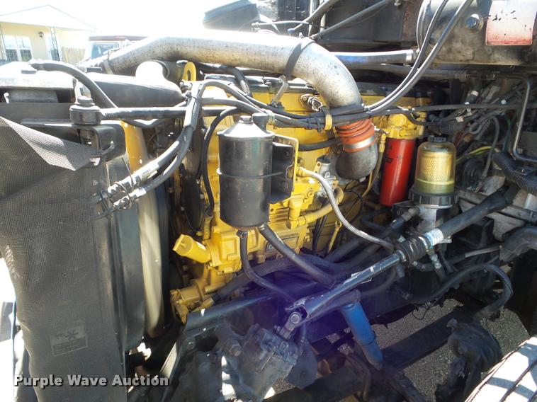 image for item L6978 2001 Peterbilt 387 semi truck