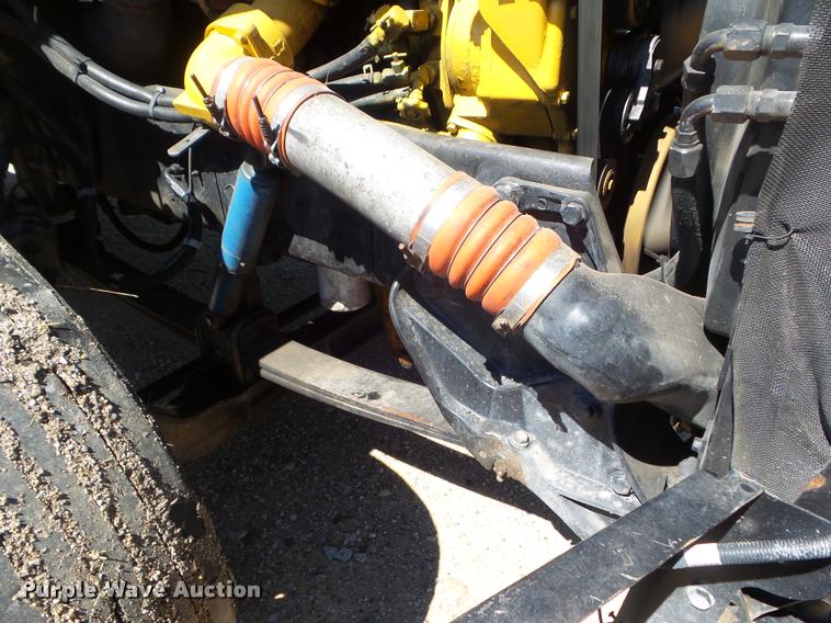 image for item L6978 2001 Peterbilt 387 semi truck