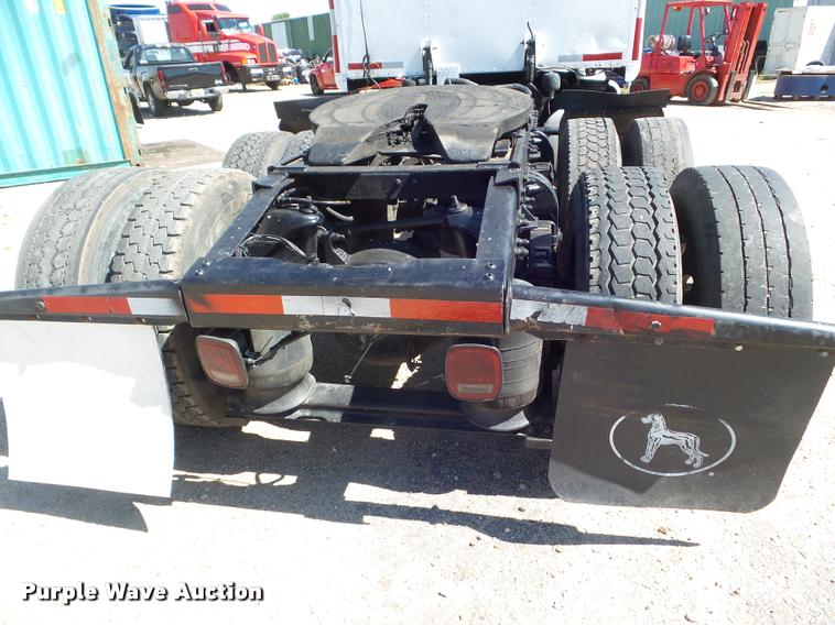 image for item L6978 2001 Peterbilt 387 semi truck