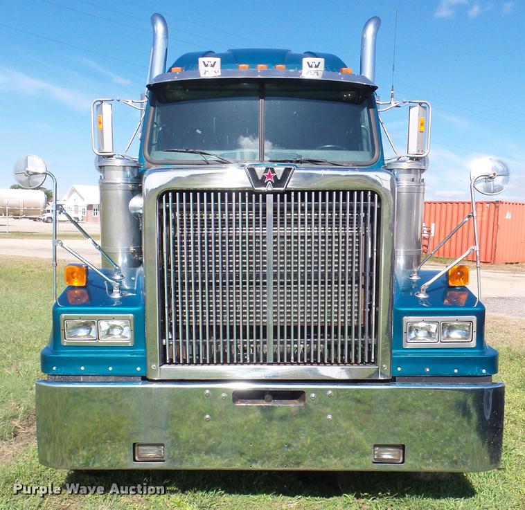 image for item L6979 1998 Western Star 4964FX semi truck