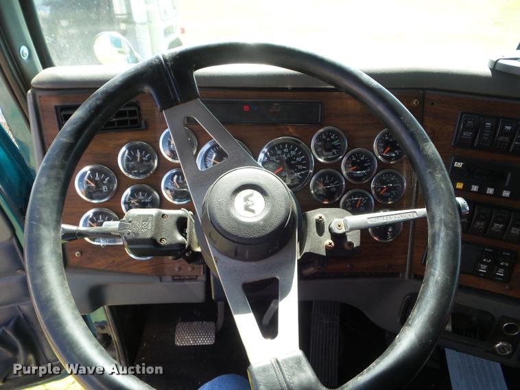 image for item L6979 1998 Western Star 4964FX semi truck