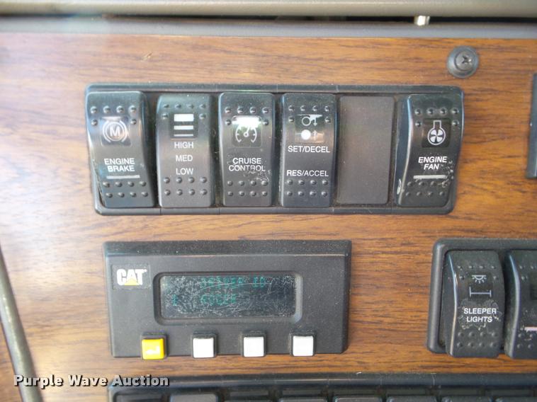 image for item L6979 1998 Western Star 4964FX semi truck