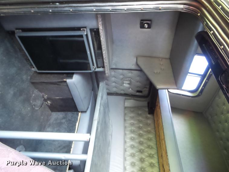 image for item L6979 1998 Western Star 4964FX semi truck