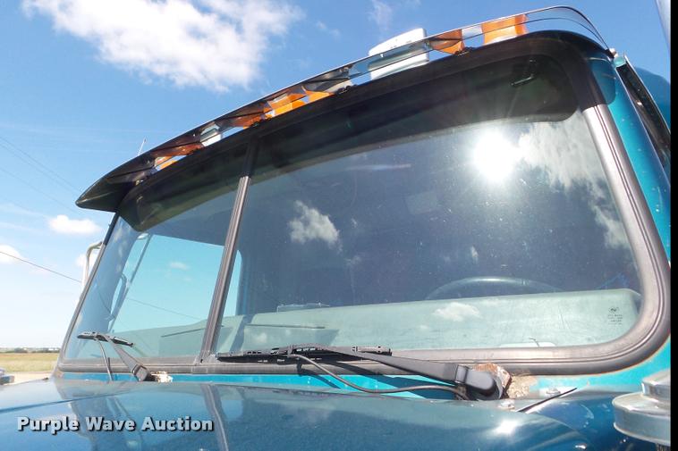 image for item L6979 1998 Western Star 4964FX semi truck