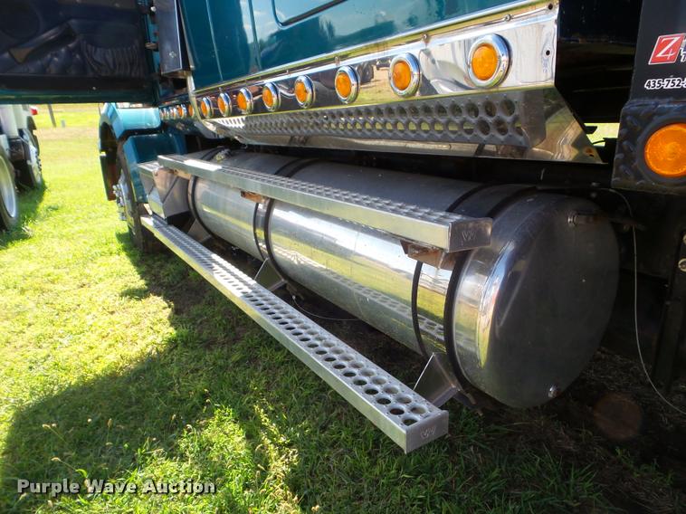 image for item L6979 1998 Western Star 4964FX semi truck