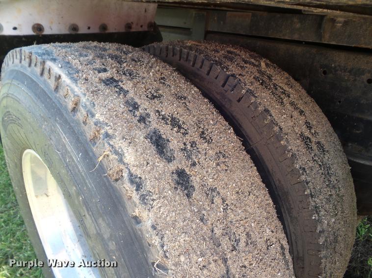 image for item L6979 1998 Western Star 4964FX semi truck