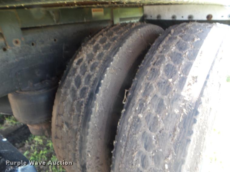 image for item L6979 1998 Western Star 4964FX semi truck