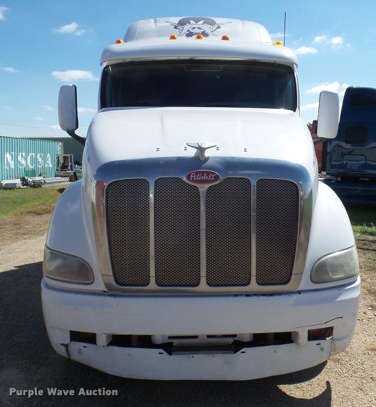 image for item L6980 2001 Peterbilt 387 semi truck