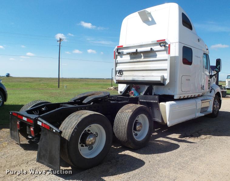 image for item L6980 2001 Peterbilt 387 semi truck