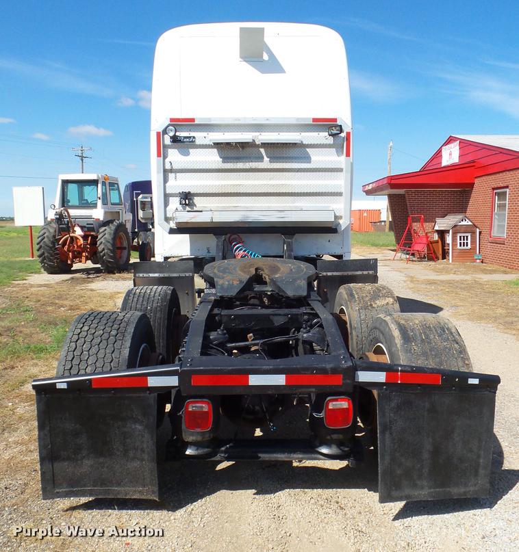 image for item L6980 2001 Peterbilt 387 semi truck