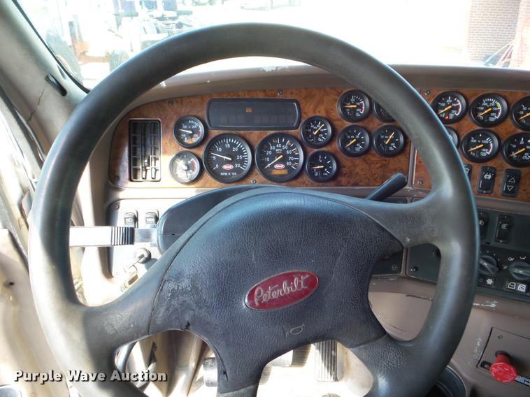 image for item L6980 2001 Peterbilt 387 semi truck