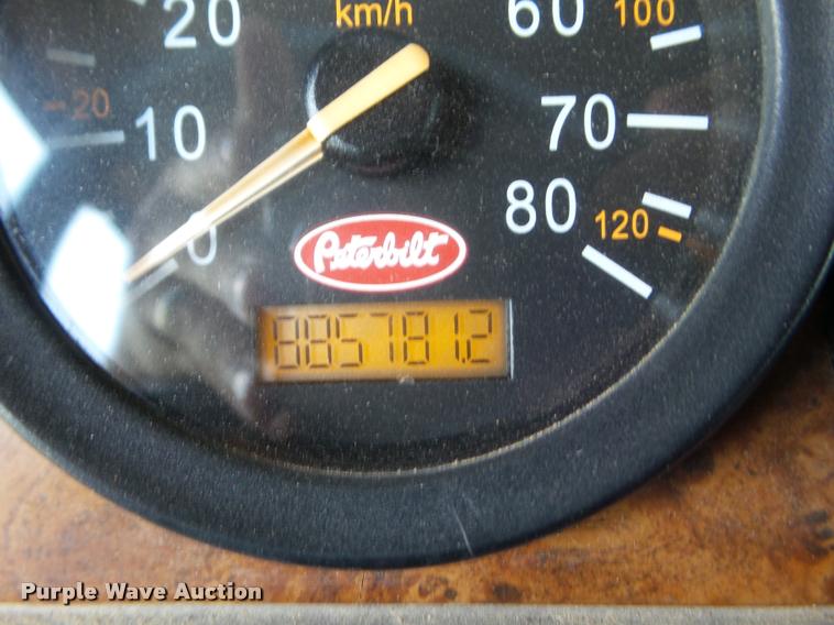 image for item L6980 2001 Peterbilt 387 semi truck