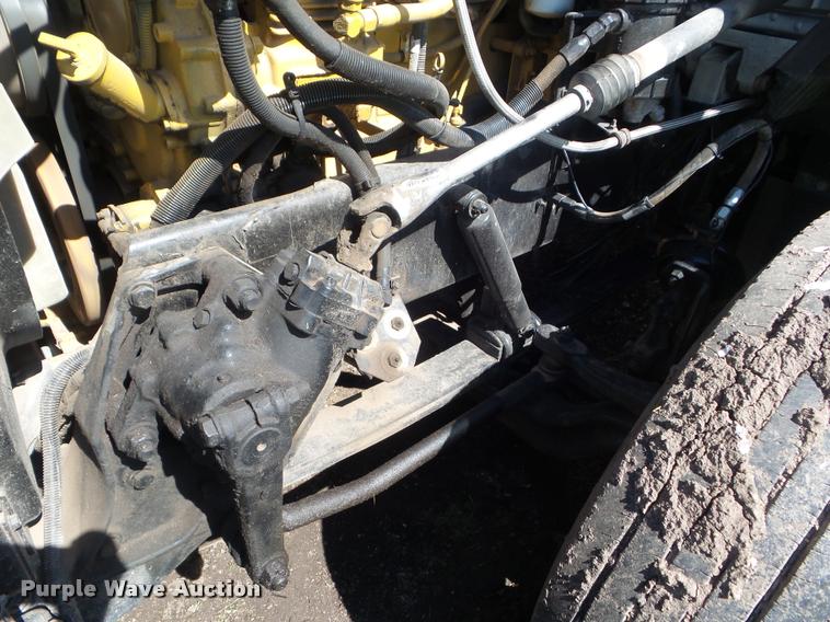 image for item L6980 2001 Peterbilt 387 semi truck