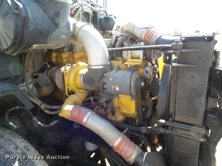 image for item L6980 2001 Peterbilt 387 semi truck