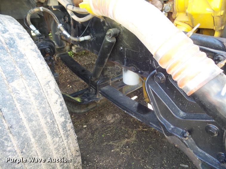 image for item L6980 2001 Peterbilt 387 semi truck