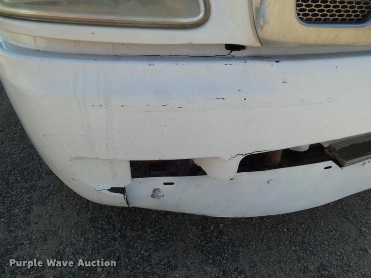 image for item L6980 2001 Peterbilt 387 semi truck