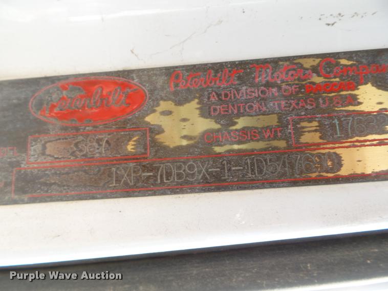 image for item L6980 2001 Peterbilt 387 semi truck