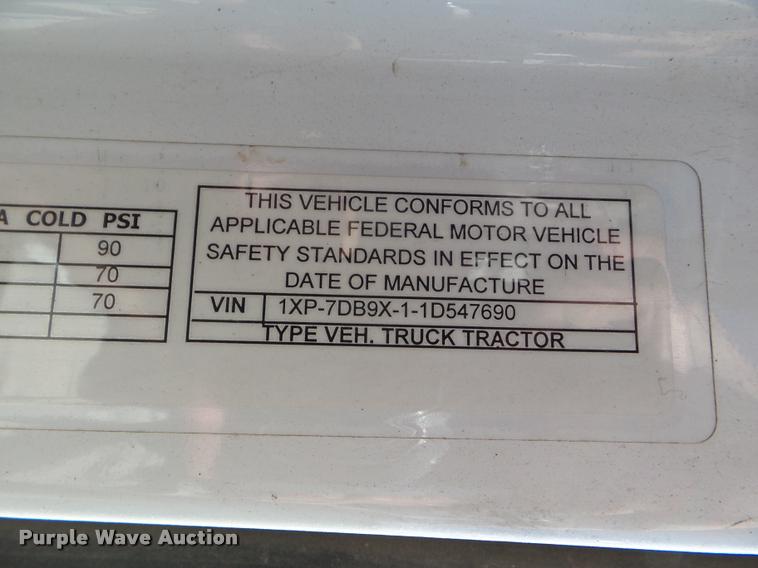 image for item L6980 2001 Peterbilt 387 semi truck