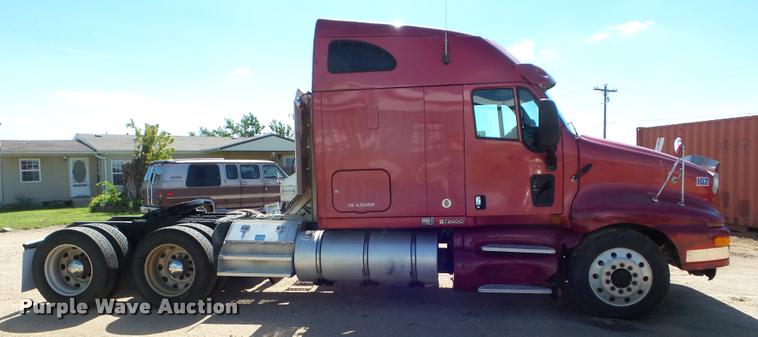 image for item L6981 2004 Kenworth T2000 semi truck