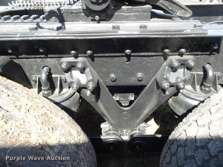 image for item L6981 2004 Kenworth T2000 semi truck