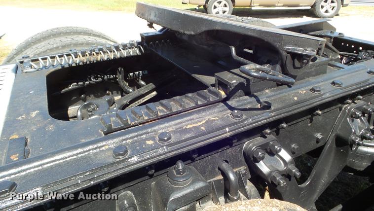 image for item L6981 2004 Kenworth T2000 semi truck