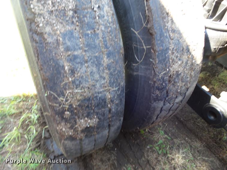 image for item L6981 2004 Kenworth T2000 semi truck