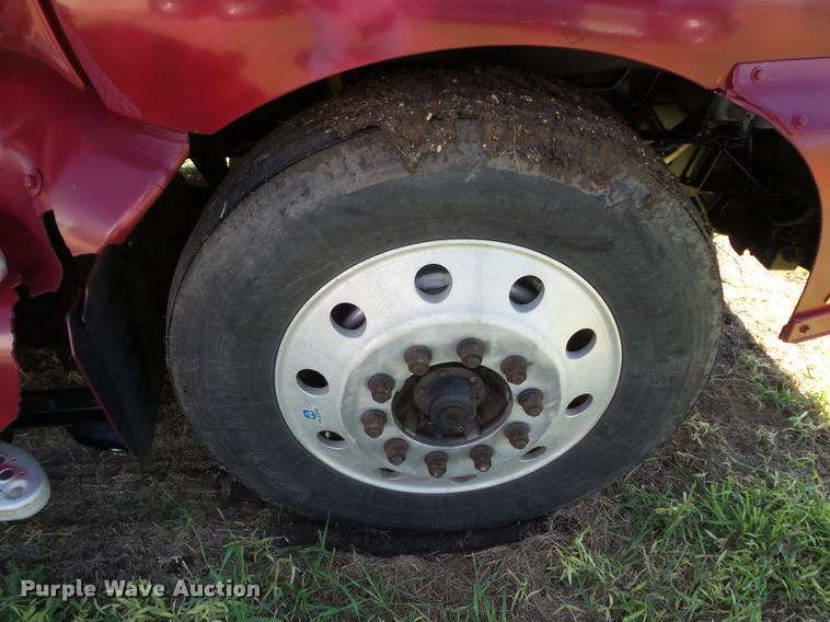 image for item L6981 2004 Kenworth T2000 semi truck