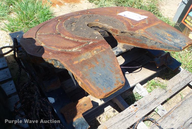 image for item L6995 Fixed fifth wheel plate