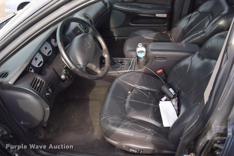 image for item L2603 2000 Dodge Intrepid