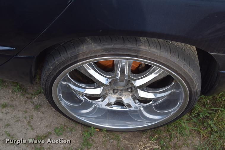 image for item L2603 2000 Dodge Intrepid