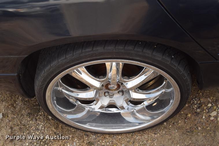 image for item L2603 2000 Dodge Intrepid