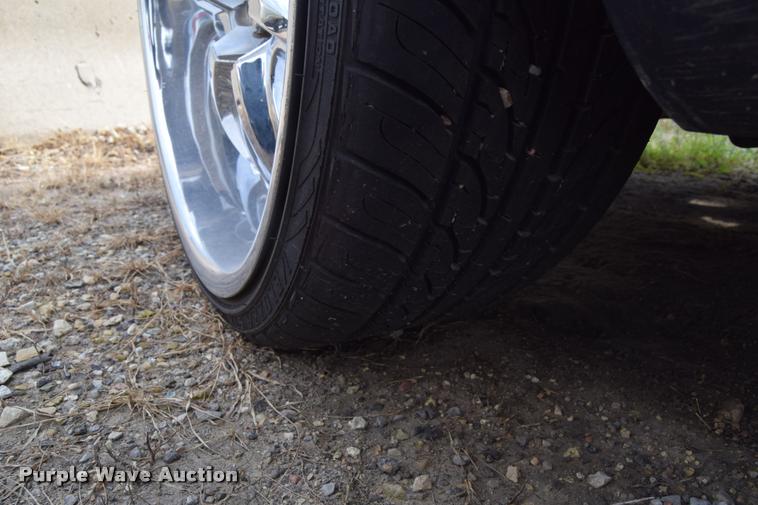 image for item L2603 2000 Dodge Intrepid