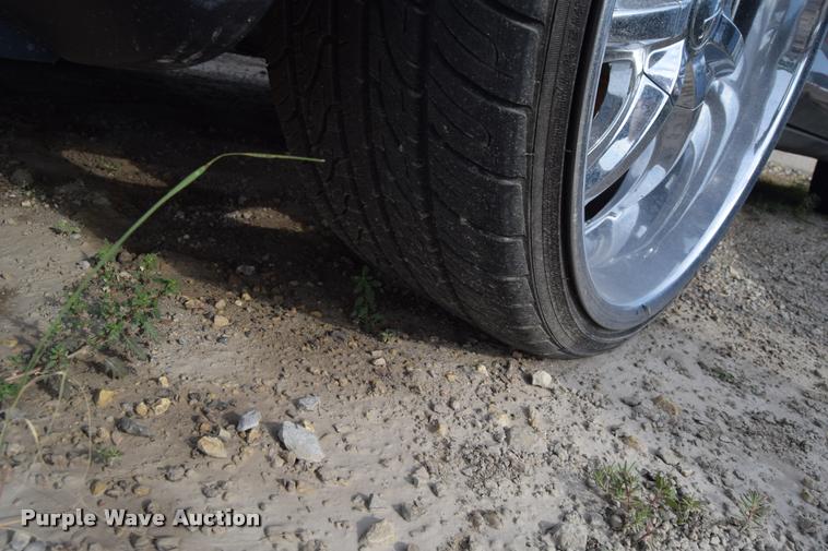 image for item L2603 2000 Dodge Intrepid