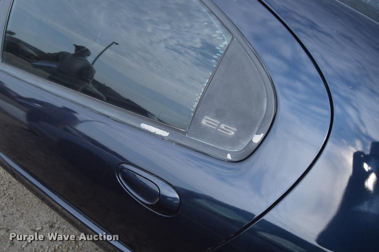 image for item L2603 2000 Dodge Intrepid