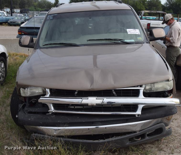 image for item L2605 2003 Chevrolet Tahoe SUV