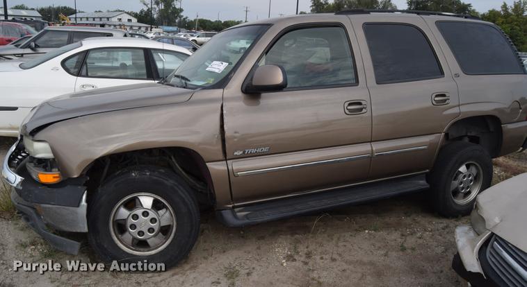 image for item L2605 2003 Chevrolet Tahoe SUV