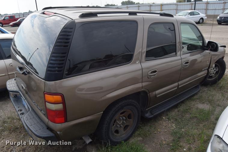 image for item L2605 2003 Chevrolet Tahoe SUV