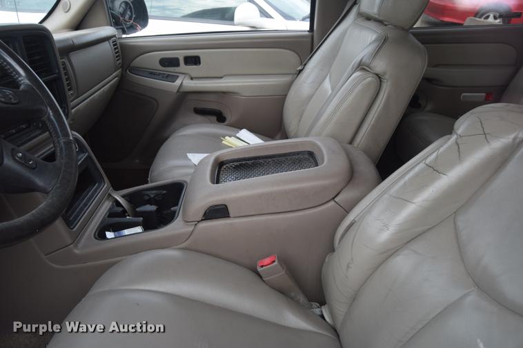 image for item L2605 2003 Chevrolet Tahoe SUV