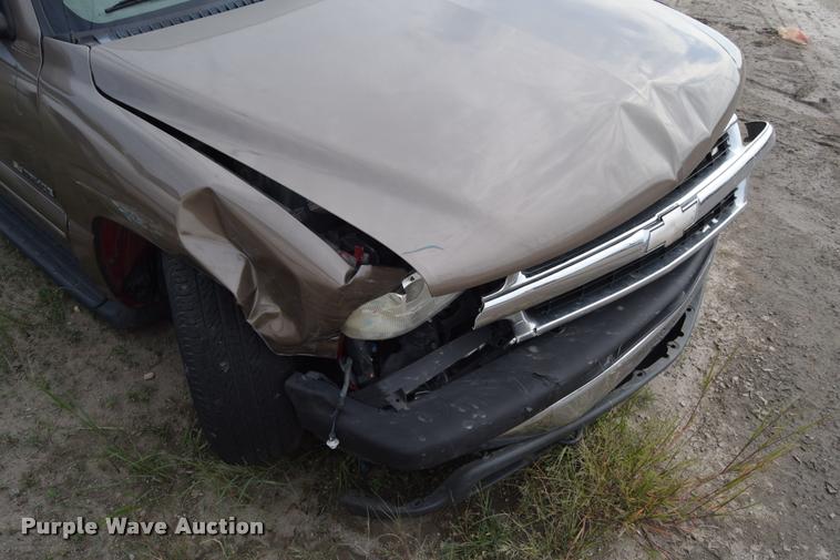 image for item L2605 2003 Chevrolet Tahoe SUV