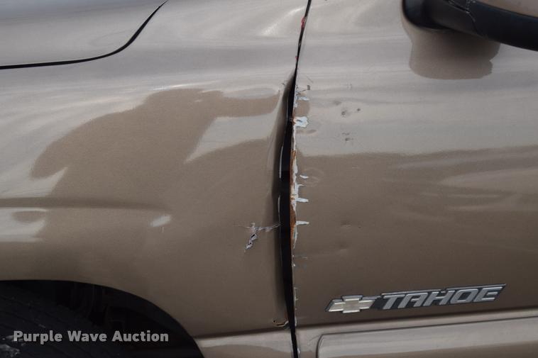 image for item L2605 2003 Chevrolet Tahoe SUV