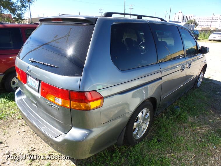 image for item L2716 2002 Honda Odyssey van