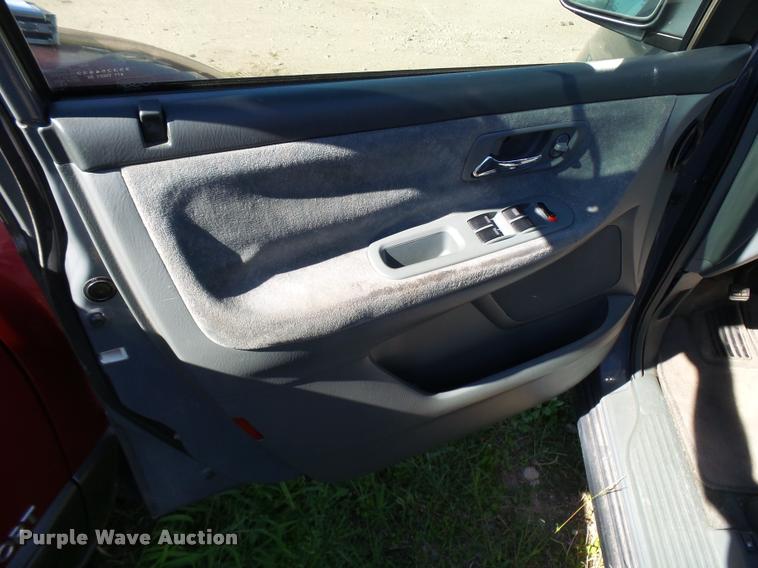 image for item L2716 2002 Honda Odyssey van