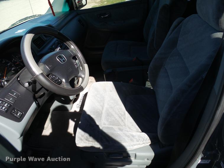image for item L2716 2002 Honda Odyssey van