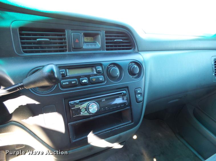 image for item L2716 2002 Honda Odyssey van