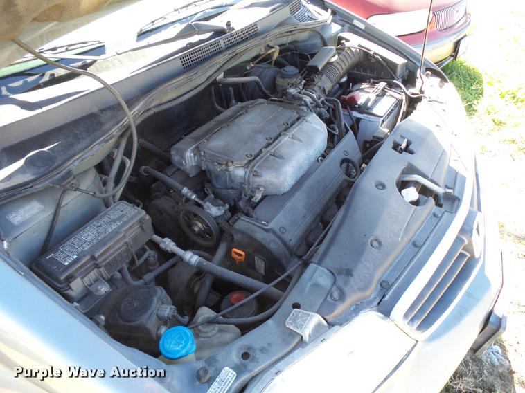 image for item L2716 2002 Honda Odyssey van