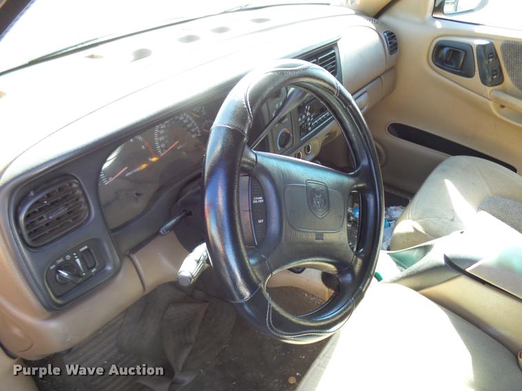 image for item L2717 1999 Dodge Durango SUV